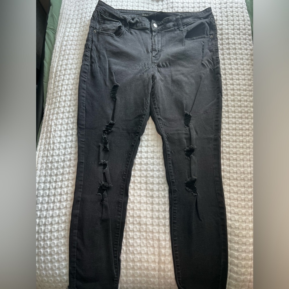 SIZE 16 WOMENS BLACK DESTROYED RIPPED SKINNY JEAN OLD NAVY